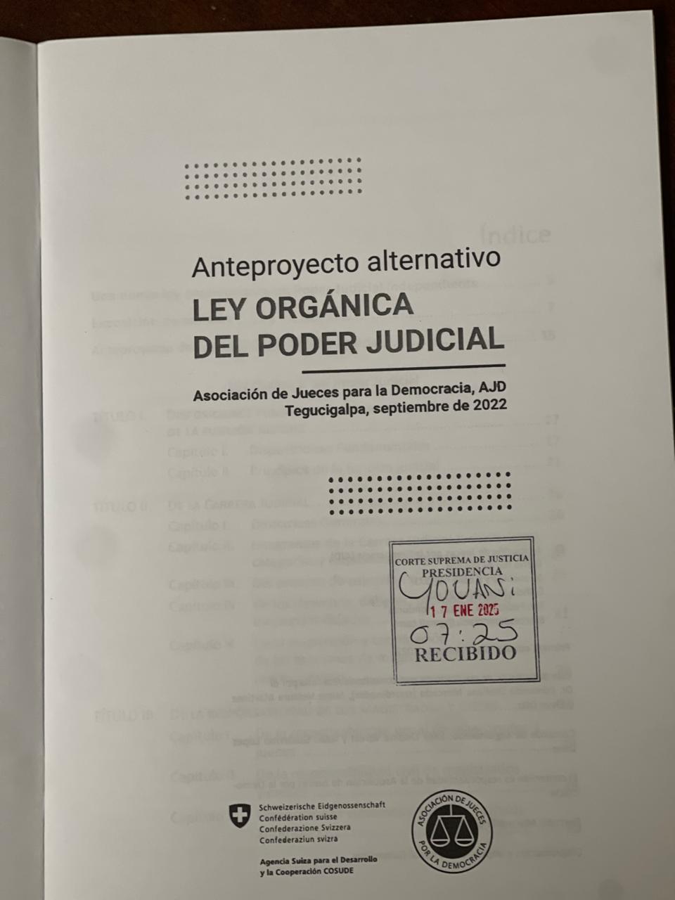 Documento que contiene la Ley Orgánica del Poder Judicial propuesta
por la AJD.
